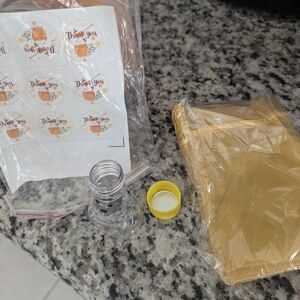 Set of 20 2oz honey bear favors